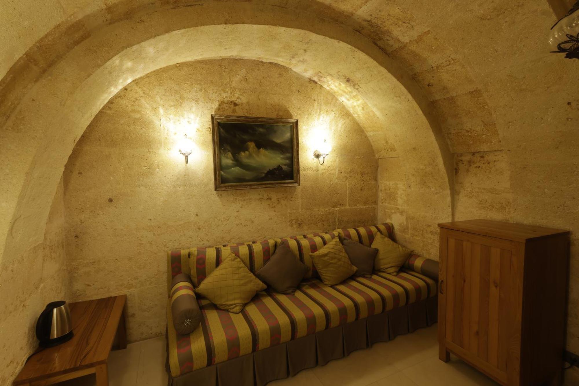 Anatelein Cave Hotel Uçhisar Exterior photo