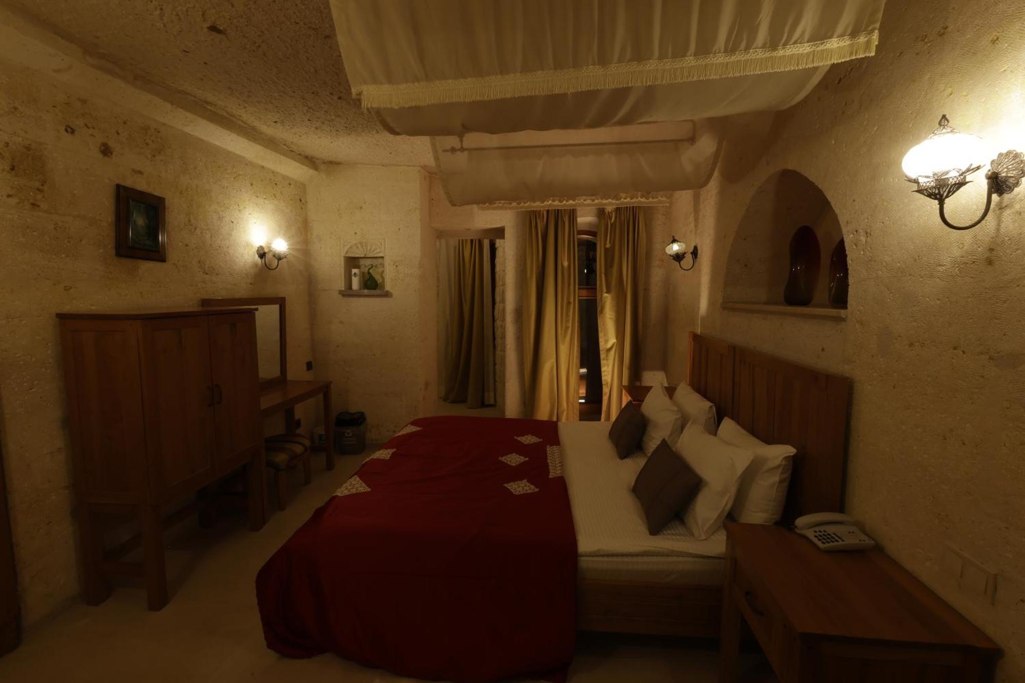 Anatelein Cave Hotel Uçhisar Exterior photo